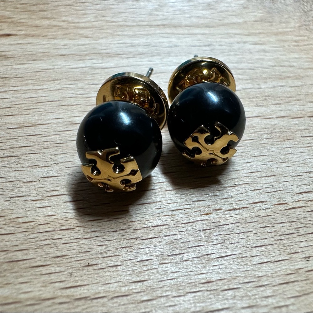 Tory Burch Pearl Stud Earring - Preowned